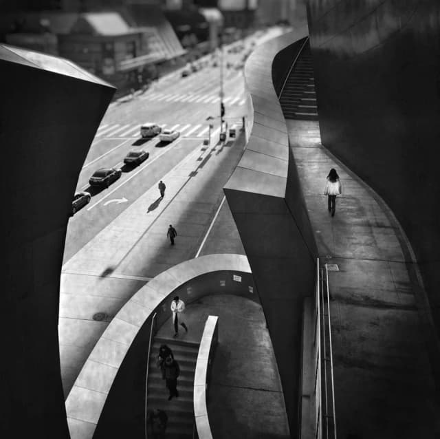 انتظار و سیاه‌چاله‌ی زمان