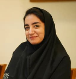 نرگس نجفی مقدم